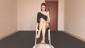 Hanna - Footstool - FrontView - Part3 (footlicking part1)
