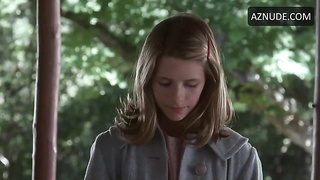 Jennifer Jason Leigh Uber-sexy Episode in Skipped Parts