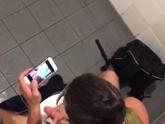 Spy for 3 Str8 guy jerking in public toilet