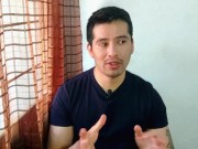 El carnicero me penetra con sus 19cm de verga en su negocio ! Me folla en el suelo.