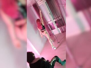 Amateur Français - Pari perdu, ma meilleure amie Noochka me doit un Striptease ET ELLE LE FAIT !