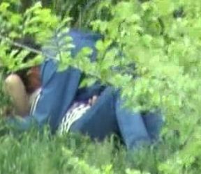 Some horny couple having sex in the public park - spy video