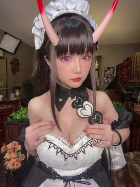 Hoshilily Cosplays Noshiro in Azur Lane Maid Charm