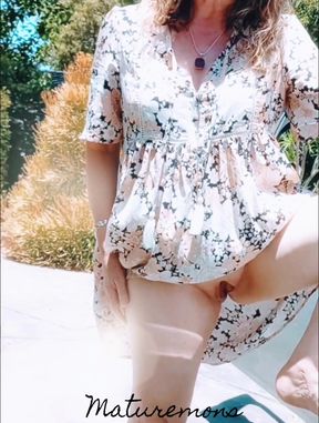Horny west aussie displays gaping cunt by the side of the road