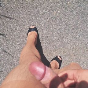 Public outdoor cumshot in pantyhose and high heels