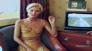 Ben Dover îi forează fundul strâmt apoi îi aruncă spermă în gură
