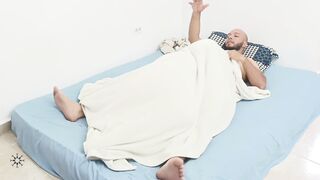 I surprise my stepbrother in his room with a great blowjob, I can't stand it - Porn in Spanish.