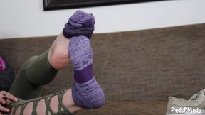 Chloe Lyrae Shoe and Sock Removal