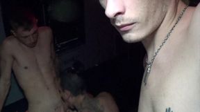 ce soumis gay baise barebak par un badboy en jogging