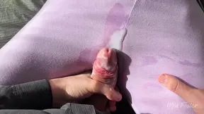 Stepsister secretly rubs and gets creampied