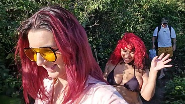 Trilha do prazer com duas gatas