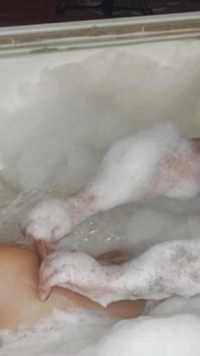COMPLETE 4K MOVIE PEEPING ON NEIGHBORS BATHING WITH ADAMANDEVE AND LUPO   Clip 1