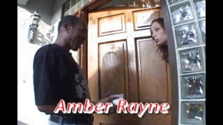 Interrazziale pompino, sborrata, scopata, leccata di culo &#8211; Amber Rayne riceve un cazzo dal culo alla bocca da un BBC