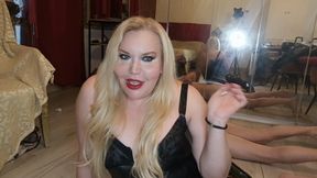 Mistress Claudia in: ti schiaccio schiavetto