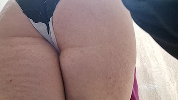 Hot stinky farts in public 4K
