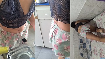 PARTE 1- caseiro de dar gosto de ver , Chamei uma jovem da igreja para fazer uma faxina, so que ela veio de shortinho e sem calcinha