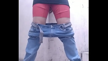 Alan Tokers s&eacute_ masturba en su trabajo