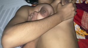 Seeing the sister-in-law naked, the brother-in-law&#039;s cock stood up, taking advantage of the opportunity, the brother-in-law kissed his sister-in-law