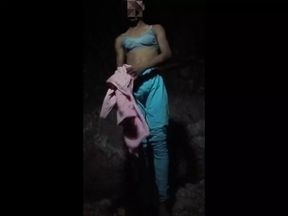 Desi girl showing her sexy figure on live call
