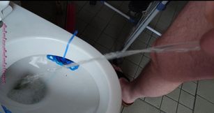 Full bladder in the morning ** piss **