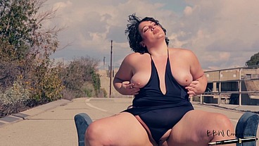 BBW Mimosa Flashes and Plays With Pussy in Public