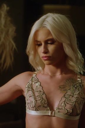 Jessie Brings Look-alike Kiara for Twisted Threesome