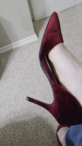 Heel dangle of lust