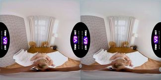 TmwVRnet Rebecca Black Make up brush or a real dick?