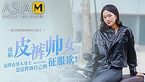 Picking Up A Motorcycle Girl On The Street MDAG-0003/ 街头狩猎 - ModelMediaAsia