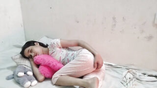 Klip hardcore vagina ketat dengan payudara kecil gadis India melakukan seks anal yang kasar