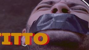 amigas fudendo na frente de um vigia amarrado