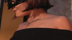 amigas fudendo na frente de um vigia amarrado