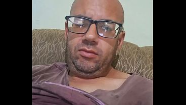 Urso osasco se masturbando e gozando