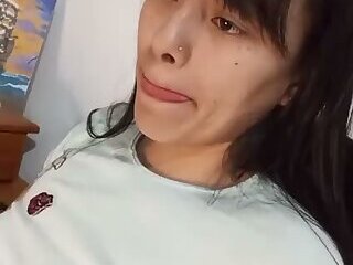 HORNY AND HOT SHE MASTURBATES FOR YOU SHE KNOWS HOW TO CUM IN SQUIRTS