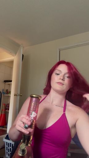 Petite amateur onlyfan babe shows off her tits and boobs