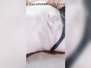 girl masturbating her pussy , dokhtar irooni bazi ba kosesh
