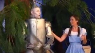 A la cosplayer de Dorothy le encanta follar en esta parodia del Mago de Oz