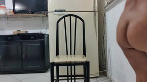 coloquei o consolo no freezer depois tirei e enfiei para ver se esfria minha buceta cabeluda