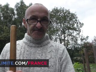 Super sexy hottie screws the old gardener
