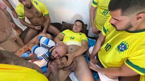 walter guess - profissionais fudendo pasivos- em ritimo de copa do mundo - sexo interracial brasil