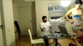 perla lopez esposa ninfomana , va al supermercado mientras los dos maridos trabajan y se trae a dos tipos cualquiera, en su desesperacion por cojer ,busca sexo como sea capitulo 45