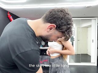 Dal TATUATORE...il conto viene PAGATO CON L'ANALE quando il pagamento non passa! (Dialoghi in Italiano SUB ENG)