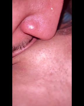 Sexy Blackman Sucking My Pussy Until I Cum