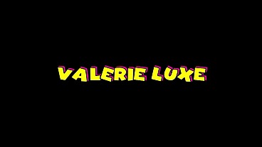 Valerie Luxe Worships Chris Strokes Big Cock Until Facial