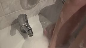 Silky Soft Feet: Foamy Wash & Cream Massage ?