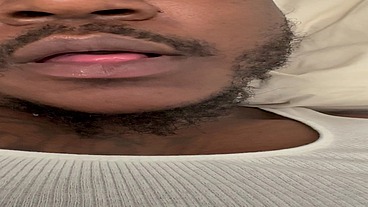 Quiero que alguien se siente, encima de mi