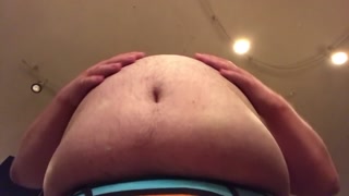 370 lb Gainer shake chug, talking about multiple encouragers and quality feedings