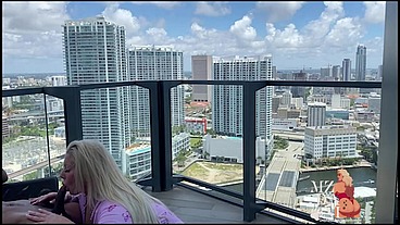BIG BOOTY PAWG MZ DANI FUCKS LIL D ON OUTSIDE BALCONY