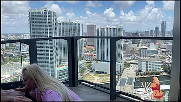BIG BOOTY PAWG MZ DANI FUCKS LIL D ON OUTSIDE BALCONY