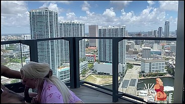 BIG BOOTY PAWG MZ DANI FUCKS LIL D ON OUTSIDE BALCONY